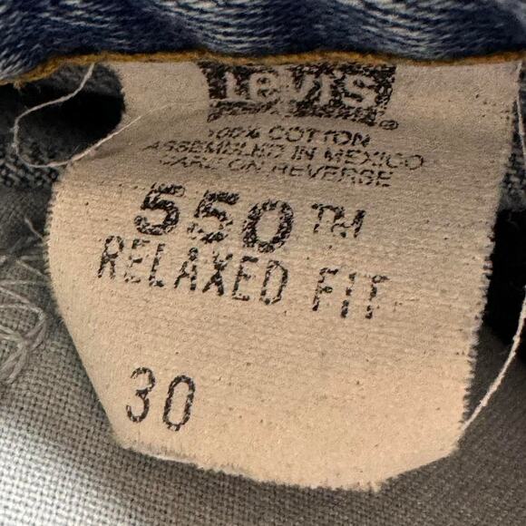 Vintage 90s Levi’s 550 Jean Short Distressed Light Wash 31" Waist - Picture 8 of 8